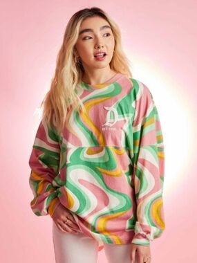 Disney Disneyland Swirl Spirit Jersey M